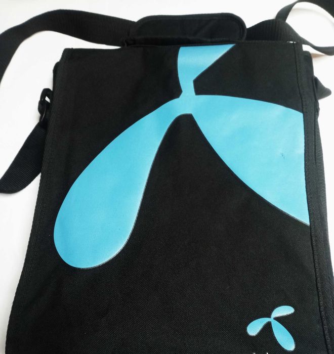 Чанта за лаптоп черна