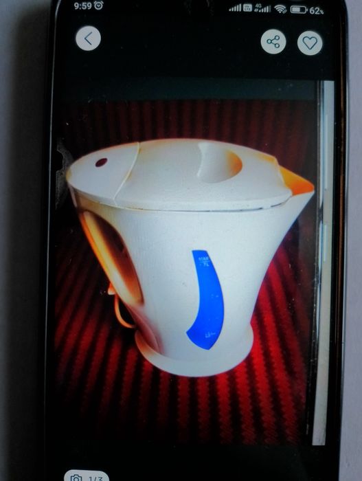 Fierbător electric în perfectă stare de funcționare