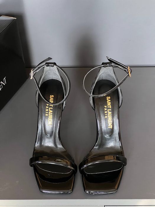 Pantofi Yves Saint Laurent noi