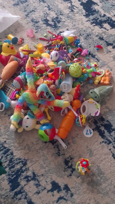 Срочно продам детские игрушки