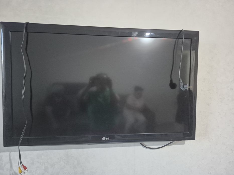 Продам телевизор LG