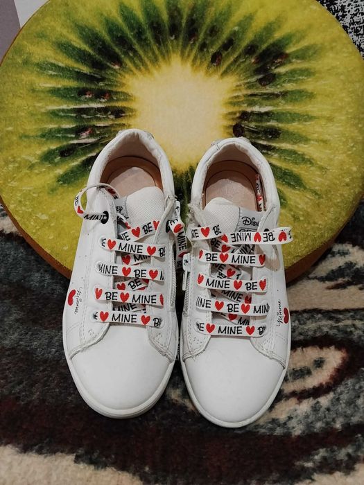 Само за 10 евро на чифт детски маратонки- GEOX- 32 номер и Skechers-28.5 номер