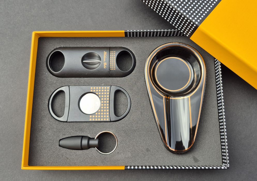 Подаръчен комплект за пури,с лого,два цвята