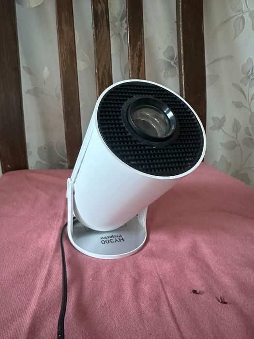 Продам проектор почти новый