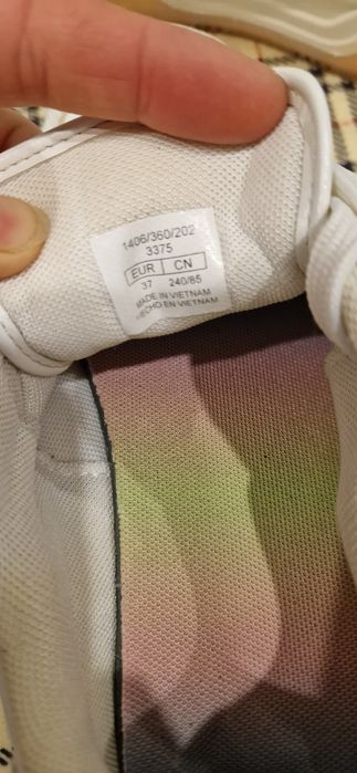 Vand adidasi bershka 37