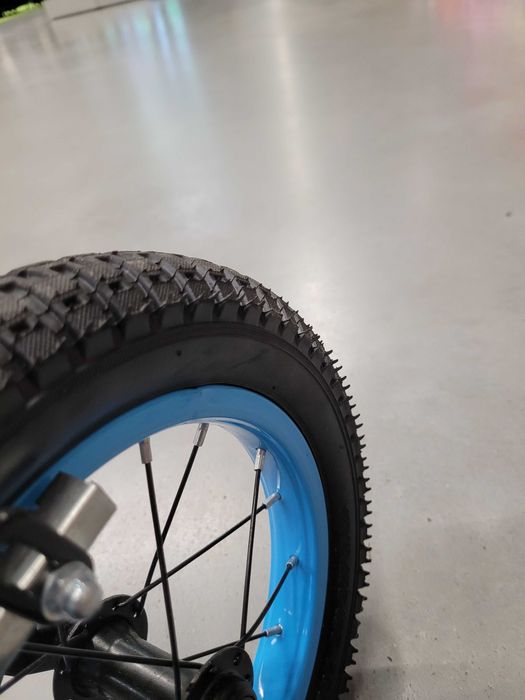 Bicicleta copii 14  3-5 ani. Poate fi folosita și de la 2 ani