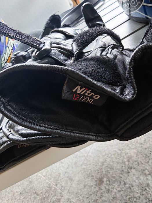 Vând casca moto Nitro