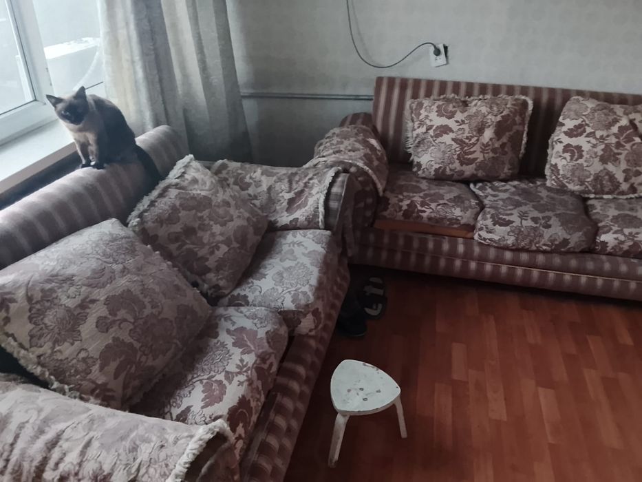 Отдам мягкий уголок Б/У