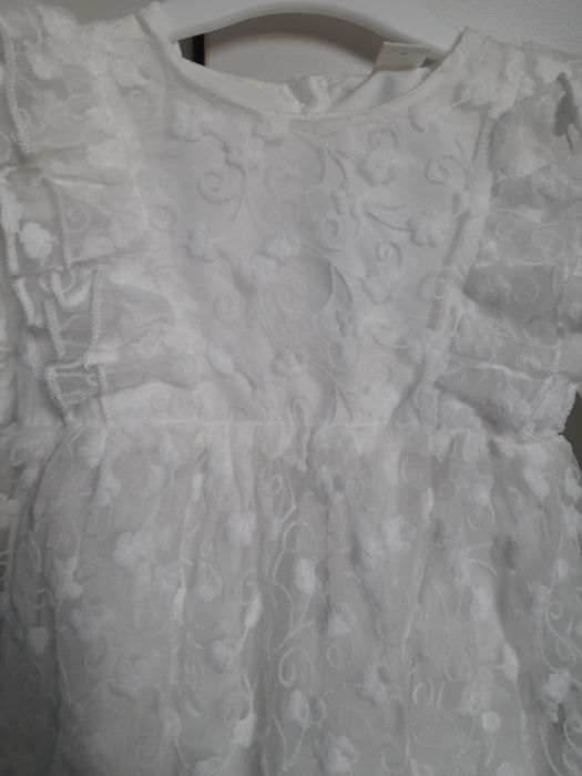 Бебешка бяла рокля 9-12м.