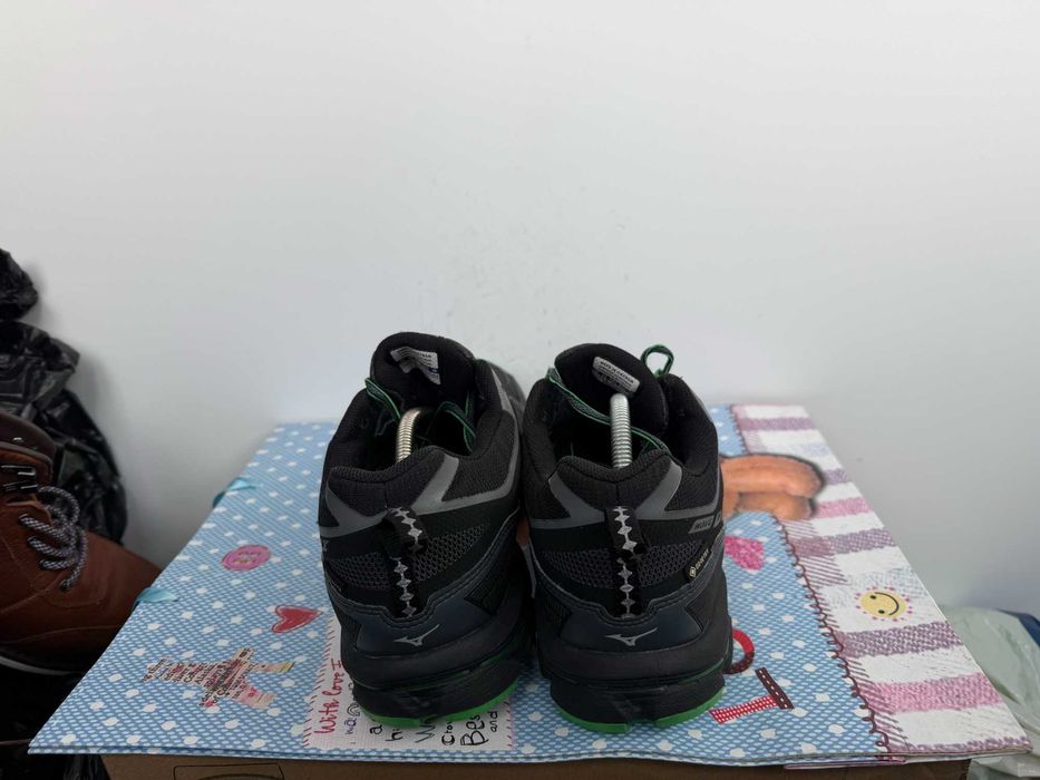 ''Mizuno Wave Daichi Gore-Tex''оригинални маратонки 45 номер