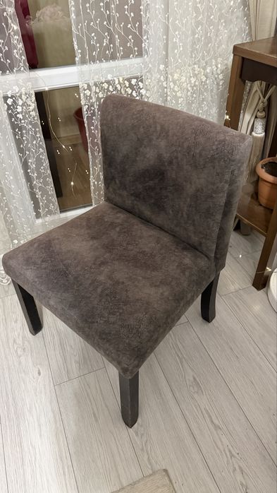 Стулья-кресло 4 штук. Коричневый цвет