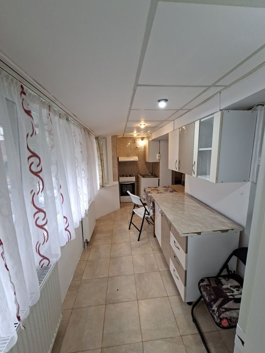 Inchiriez apartament 3 camere