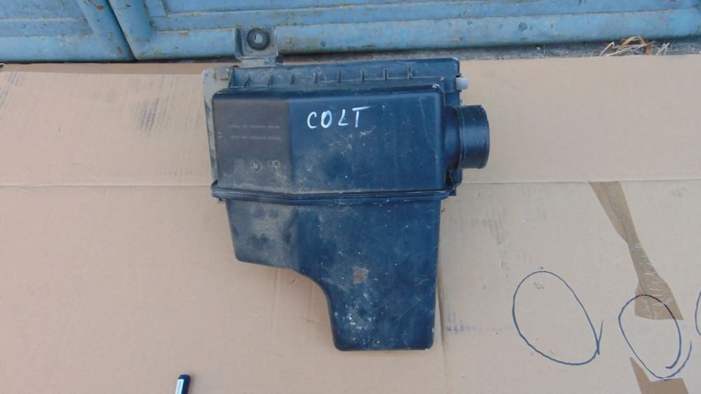 Carcasa filtru aer Mitsubishi Colt motor 1.1 benzina an 2004-2010 cod MN130286