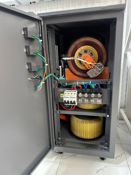 Стабилизатор напряжения для электромобили