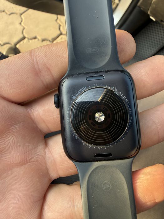 Apple watch SE 44мм на запчасти