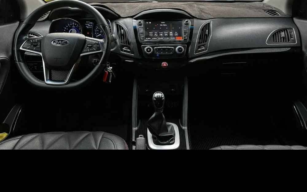 Продам автомобиль JAC S5