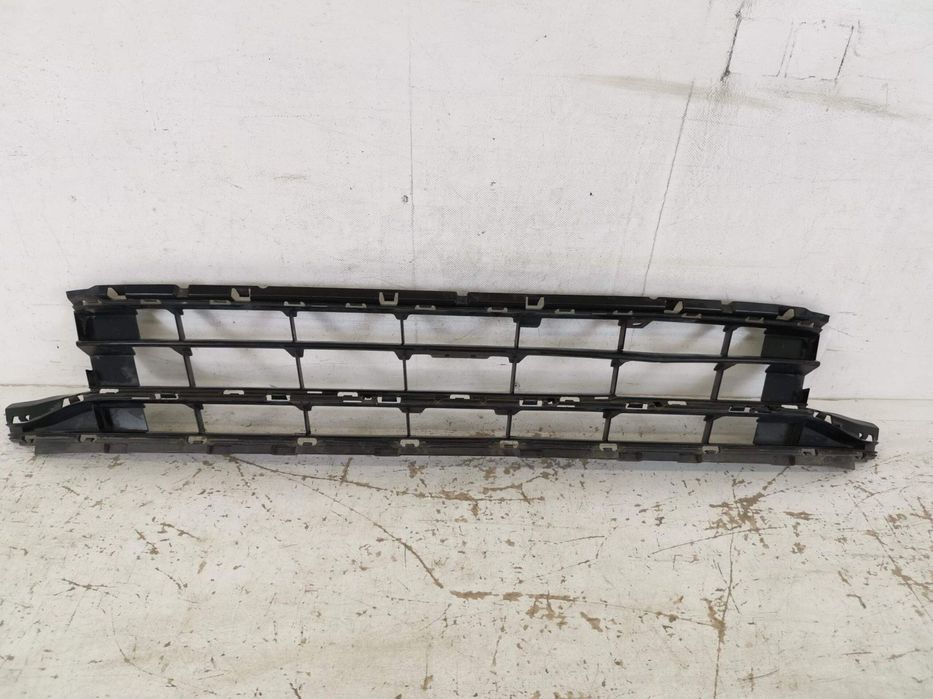 Grila Inferioara Volkswagen VW  Passat B8 [2014 - 2020] Originala Avar