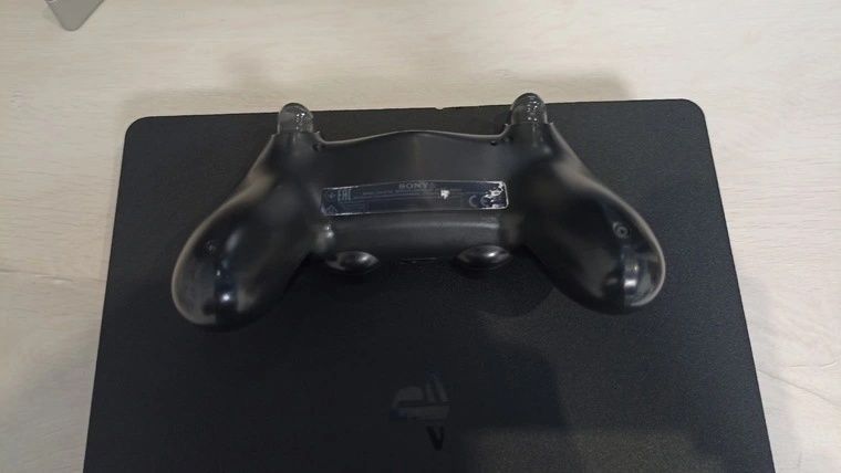 Ps4 слим срочно 65000