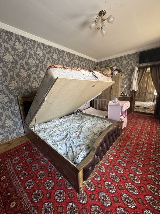 спални мебел сотилади