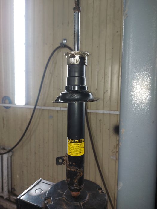 Амортизаторы новые  и б.у