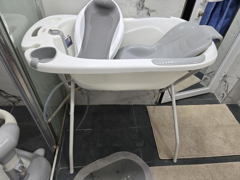 Бебешка вана Chipolino Vela със стойка, подложка и термометър – Пълен комплект