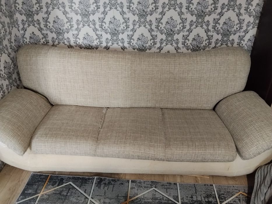 Продам 2 дивана срочно