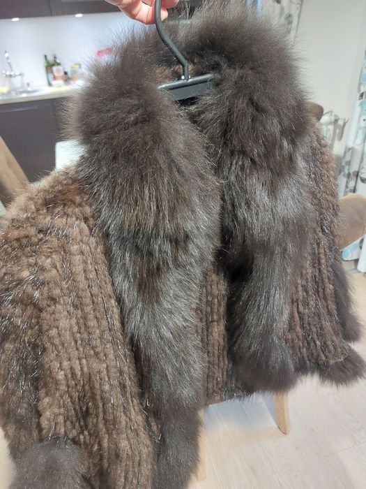 НОВО Актуално леко палто/ жилетка естествен косъм размер М/Л