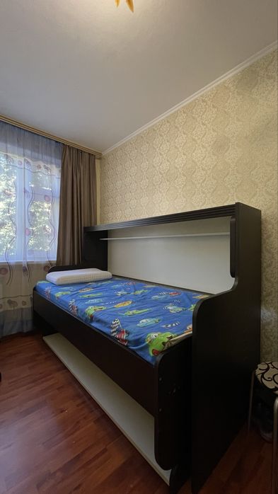 Продам гарнитур кровать - стол трансформер, шкаф