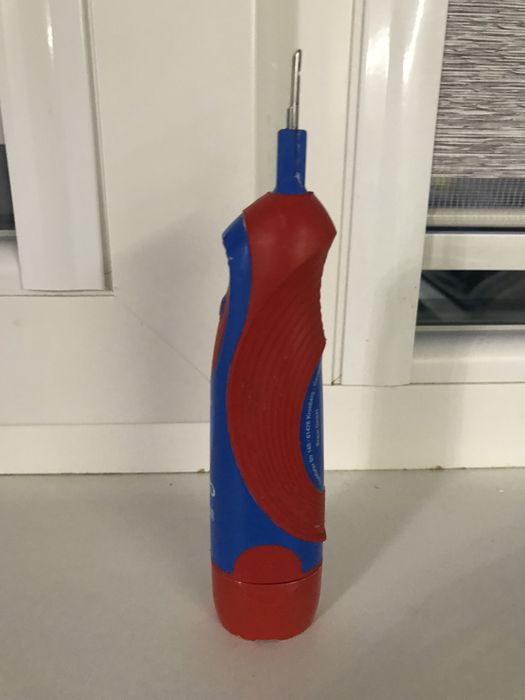 Електрическа четка за зъби Oral-B