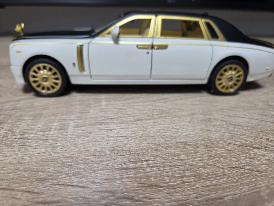 Машинка rolls-royce