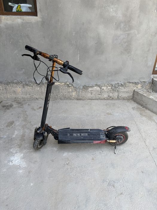 Kugoo M4 Pro 48V 13Ah 500W — отличный электросамокат