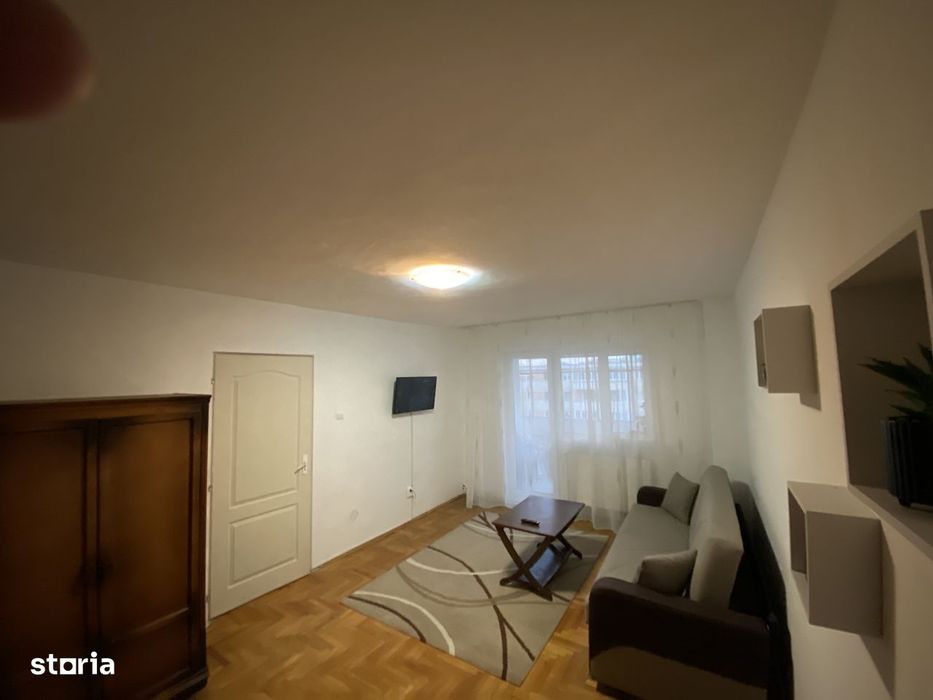 Proprietar vând Apartament 2 camere decomandat Centrul Civic, Brașov