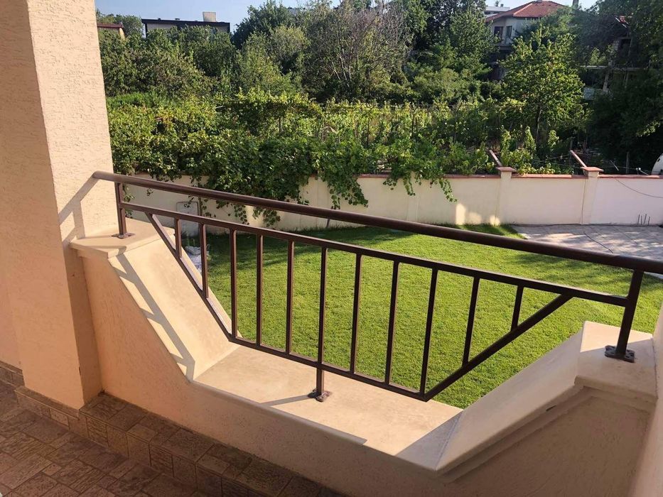 Дава се под наем Етаж от къща в Варна, Център - 85 кв.м за 750 € - Снимка #10