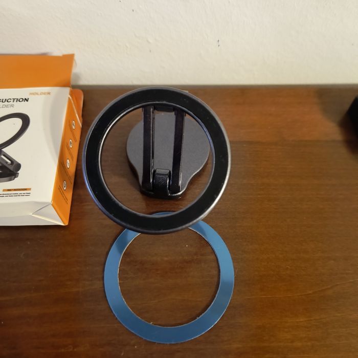 Suport magnetic telefon mobil
