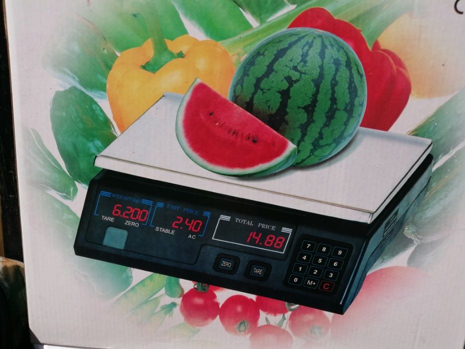 Японска професионална и прецизна електронна везна с метална платформа,