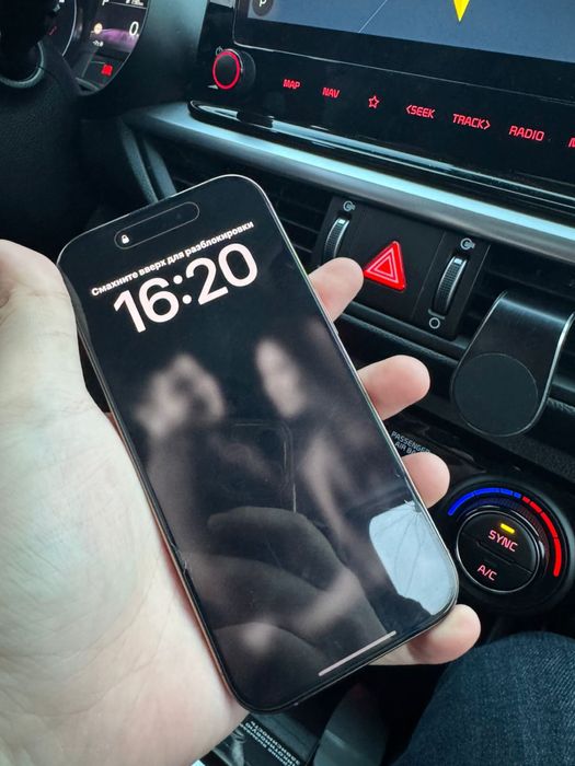 Iphone 16 pro золотой