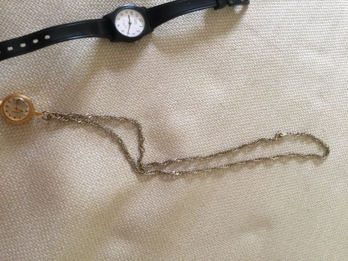 Продавам часовници