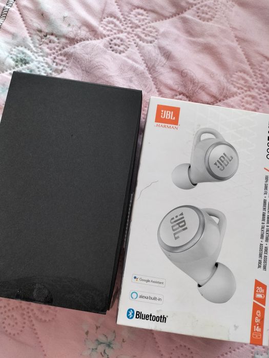 Продам наушник JBL 300TWS