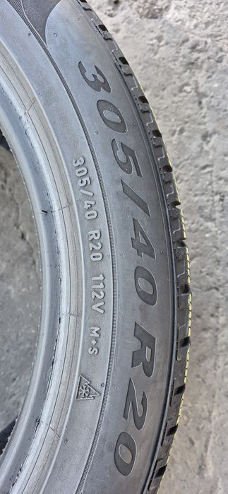 4 anvelope iarna Pirelli,fata 275/45/20,spate 305/40/20.Pret/bucata
