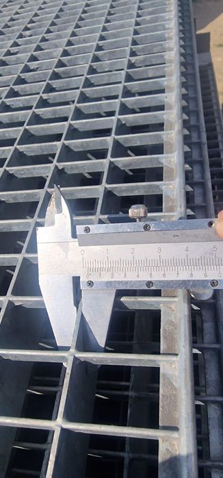 Trepte zincate galvanizate