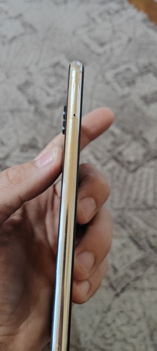 Huawei mate 20 lite impecabil.