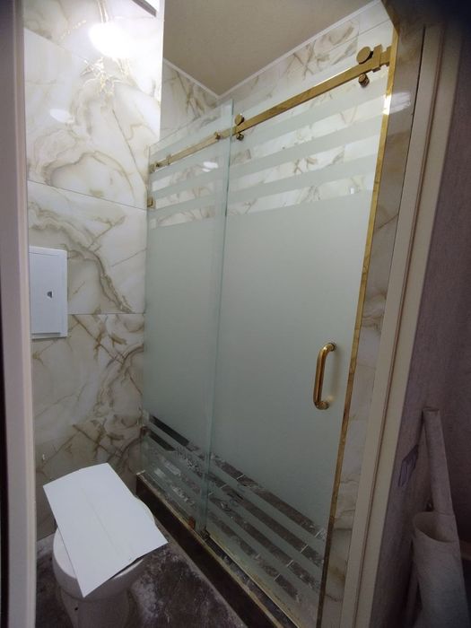 Стеклянные перегородки.  Душевые кабины. Dush kabina.