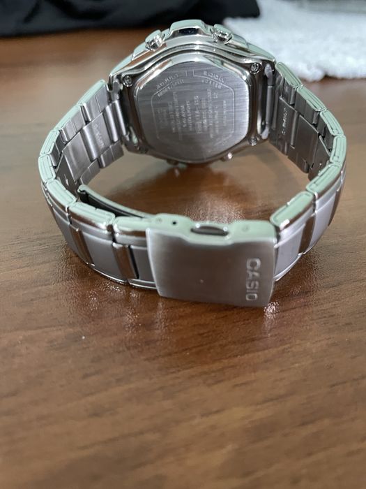 Мъжки часовник Casio3798-EFA-116 чисто нов не е използван от подарък е