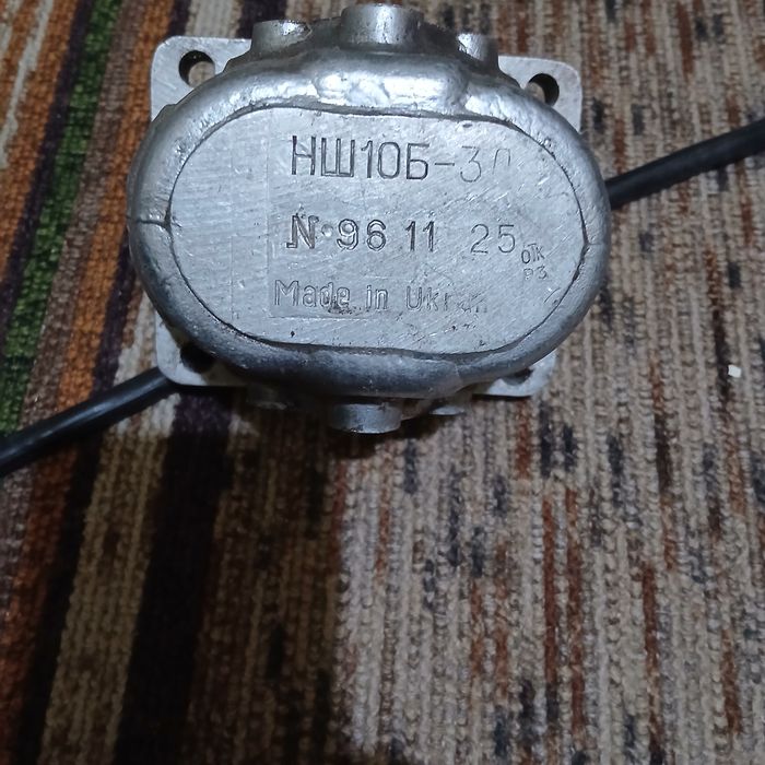 Продавам хидравлична помпа за управлението на ТК-80 БОЛГАР и аксиален лагер