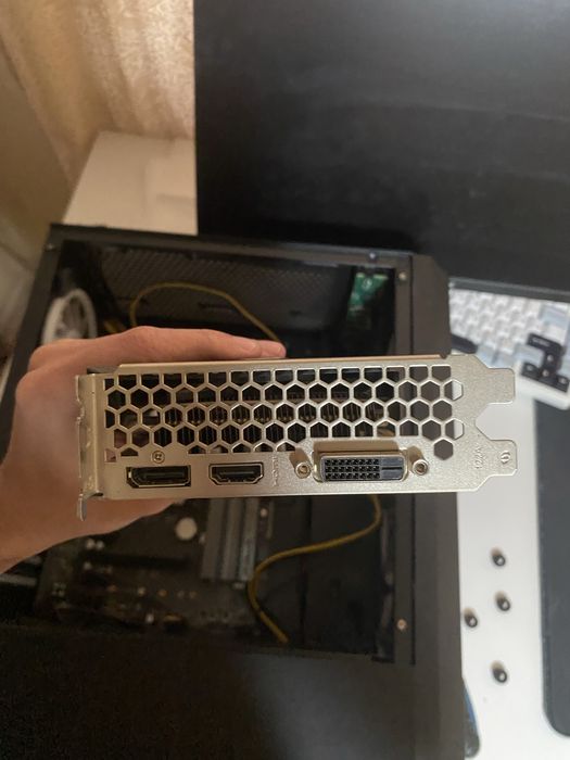 Видеокарта 1660ti