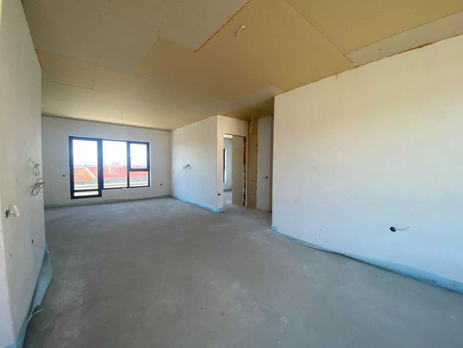 Продава се Тристаен апартамент в Карлово - 115 кв.м за 11 €/кв.м - Снимка #1