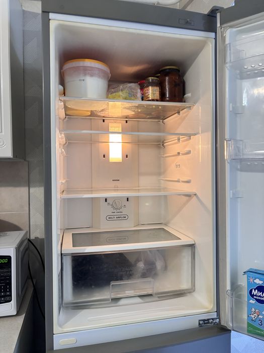 Холодильник LG сатылады