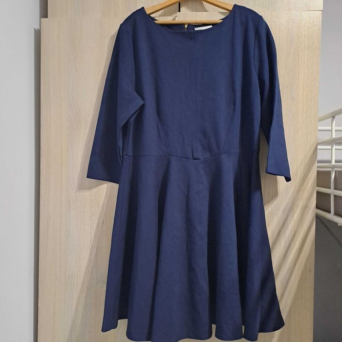 Елегантна рокля Closet curves, London размeр UK 26