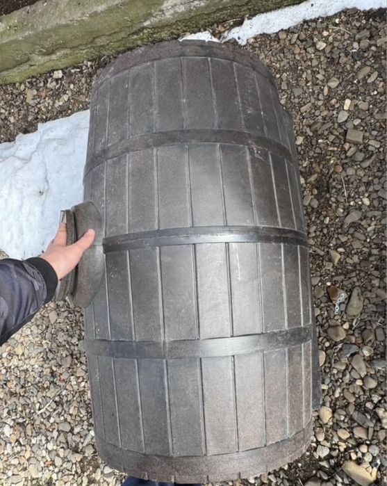 Vand butoaie de vin 200l