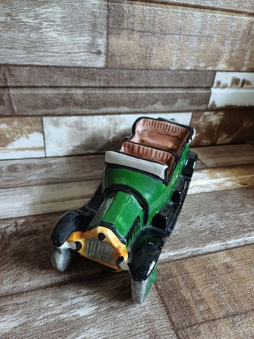 Ретро керамична кола